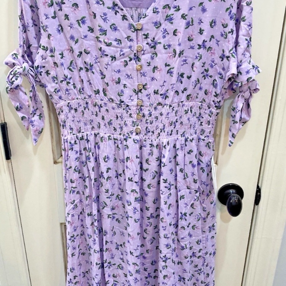 NWT Reborn J Lavender floral tie sleeve Spring/summer Neesees Boutiqu Dress Sz M
